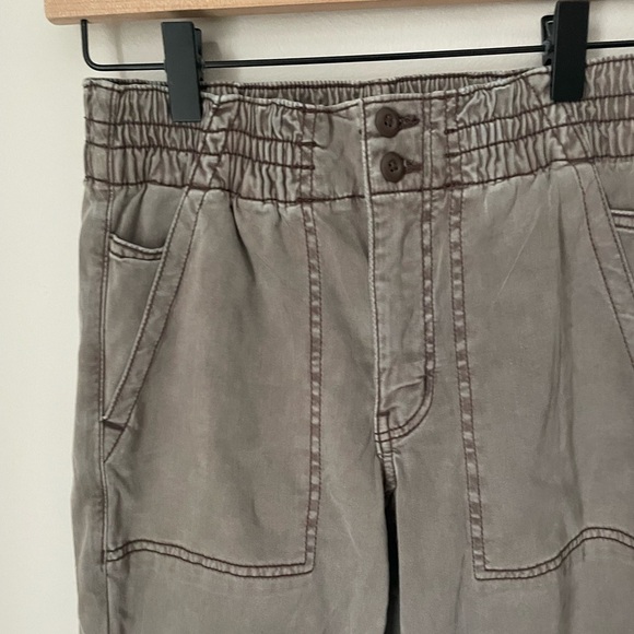 American Eagle Outfitters Lyocell Blend Cargo Pants Relaxed Fit Size 6 - Picture 3 of 9